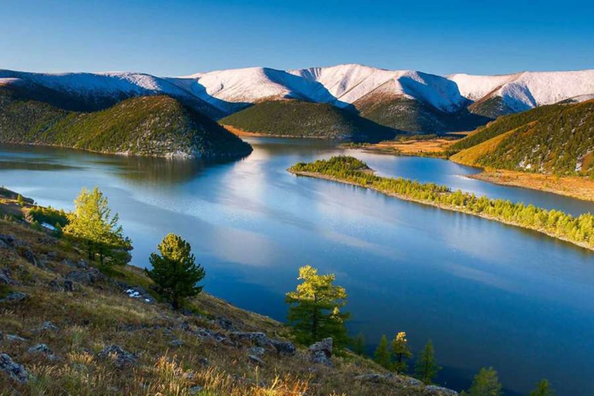 Khám phá Hồ Ugii đi du lịch Mông Cổ